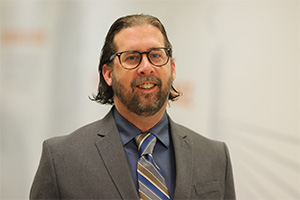 headshot of Khris Dodson